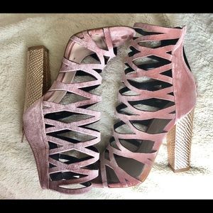 NWOT Mauve Pink And Gold Booties Size 7